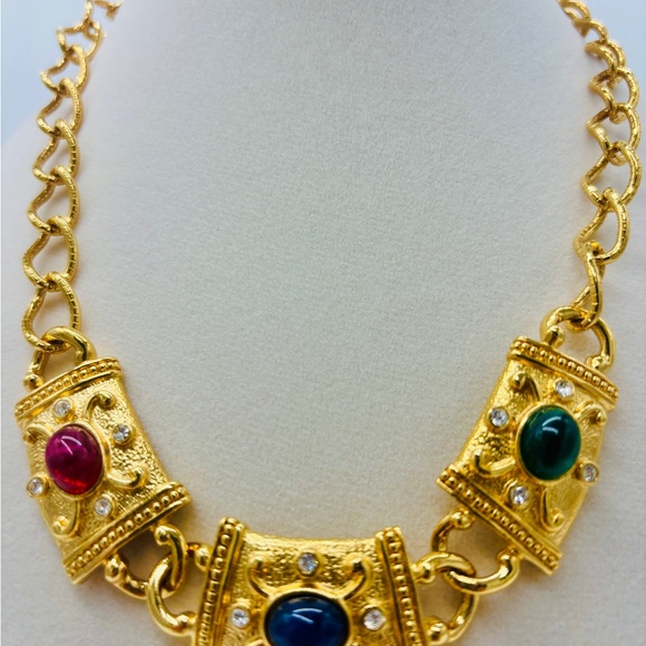 AVON vintage 90s Etruscan gold necklace with glass cabochons and rhinestones - Picture 5 of 8